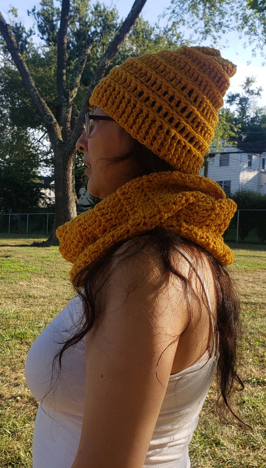 Gold Hat/Scarf Set